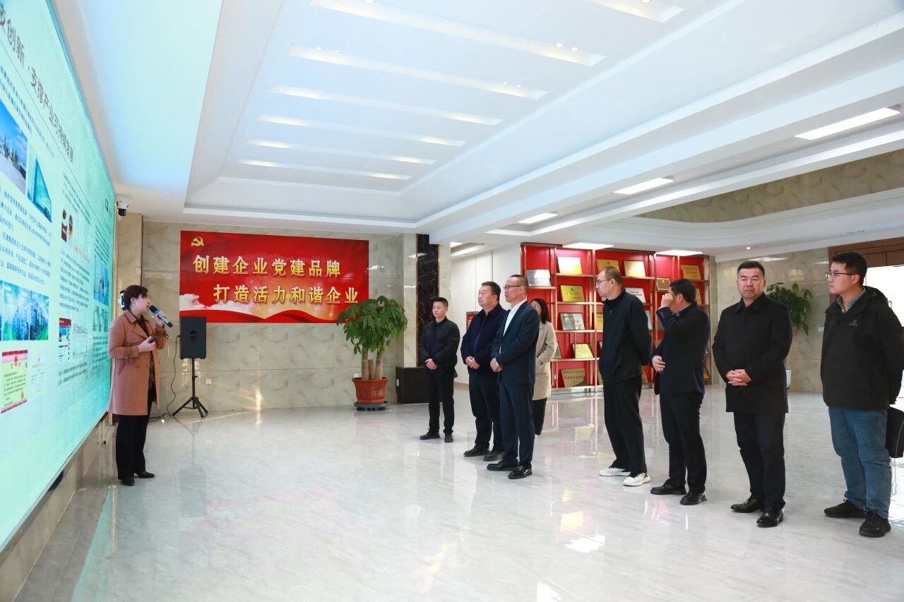 自治區(qū)統(tǒng)計(jì)局與國(guó)家統(tǒng)計(jì)局新疆調(diào)查總隊(duì)領(lǐng)導(dǎo)一行蒞臨旺源集團(tuán)調(diào)研